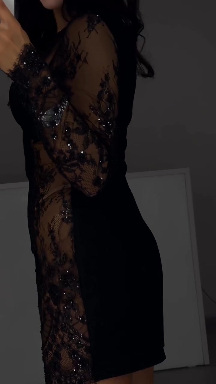 Kira | Sexy Jurk met Korte Mouwen en Kantdetails